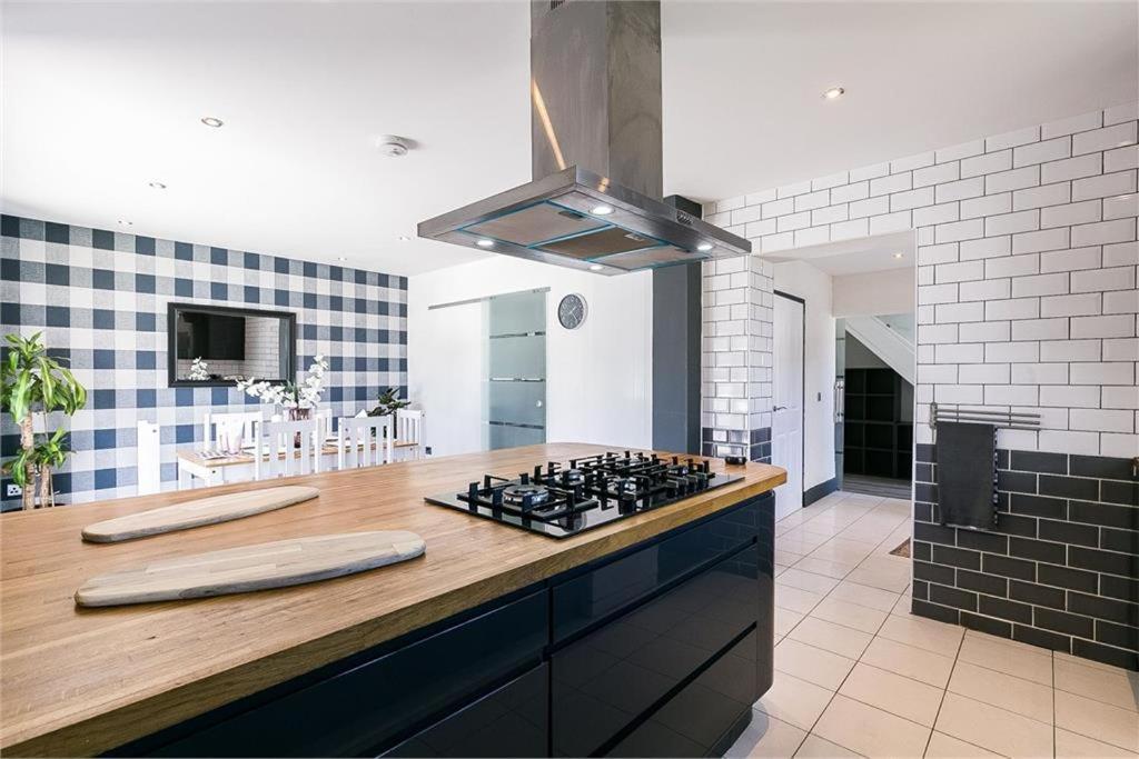 Dreghorn House 4 Bedrooms 3 Toilets 3 Reception Free Parking 233 Mbp Wifi EDI Exterior foto