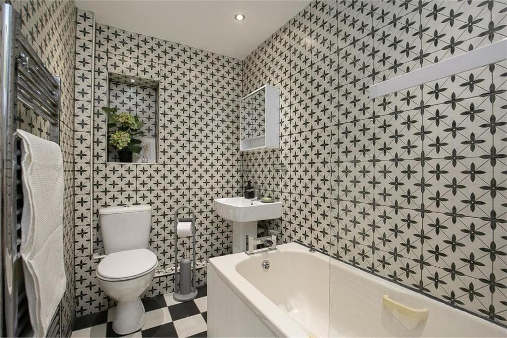 Dreghorn House 4 Bedrooms 3 Toilets 3 Reception Free Parking 233 Mbp Wifi EDI Exterior foto