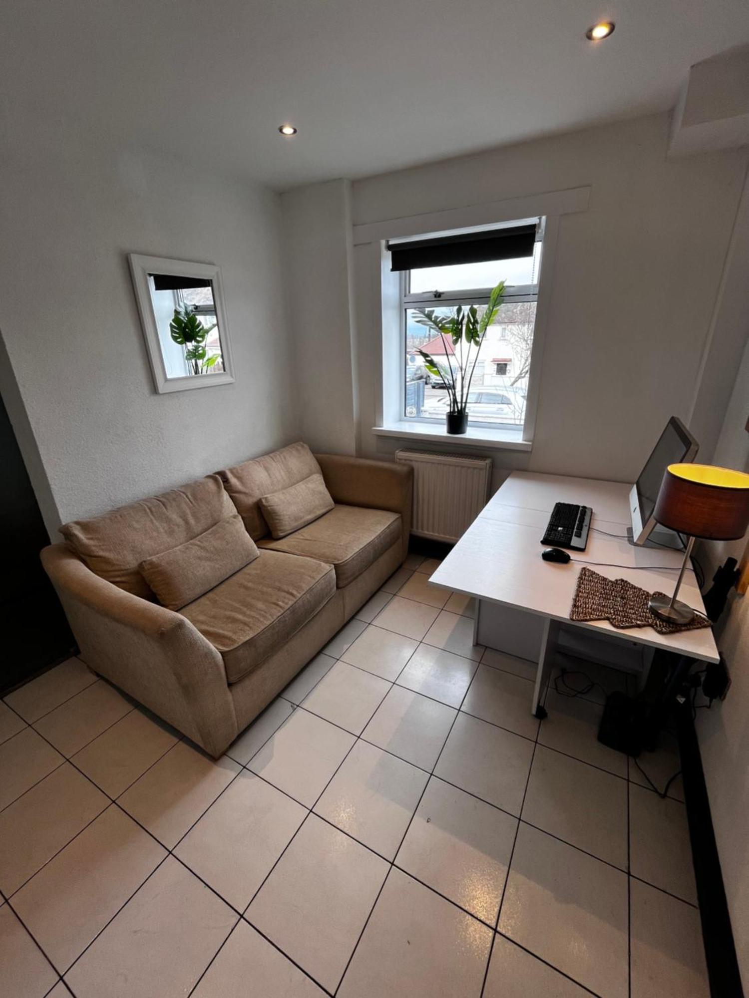 Dreghorn House 4 Bedrooms 3 Toilets 3 Reception Free Parking 233 Mbp Wifi EDI Exterior foto